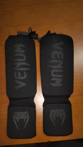 Espinilleras Venum MMA Negras