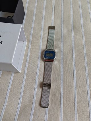 Reloj de pulsera MAREA (estilo Casio). NUEVO.