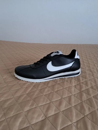 Tênis Masculino Preto e Branco