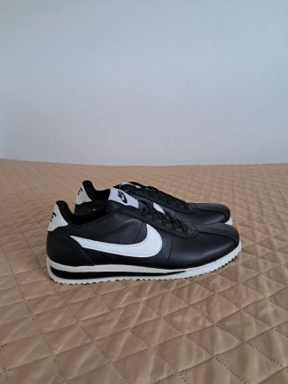 Tênis Masculino Preto e Branco