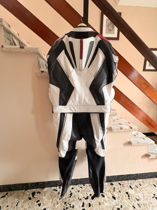 Mono de cuero SPIKE 2 piezas Talla 56