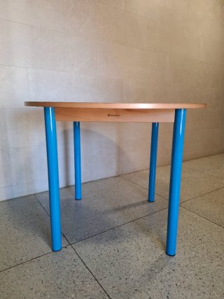 Mesa redonda Hermex patas azules