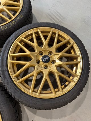 Llantas 18"  Grupo VAG 5x112 Doradas