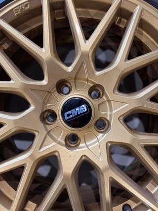 Llantas 18"  Grupo VAG 5x112 Doradas