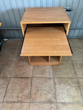 Mueble ordenador madera bandeja oculta