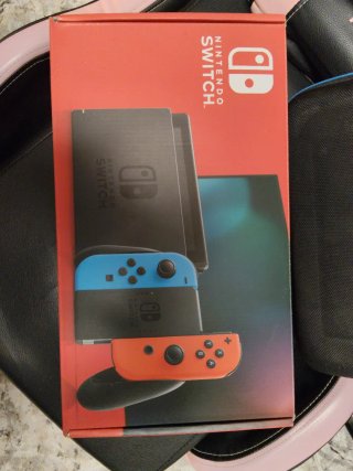 Nintendo Switch con Joy-Cons Rojo y azul