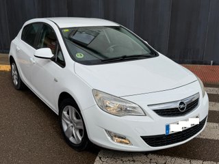 Opel Astra 110CV 2012