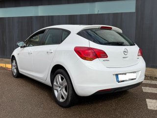 Opel Astra 110CV 2012