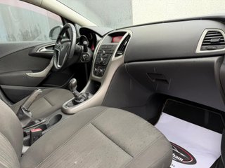 Opel Astra 110CV 2012