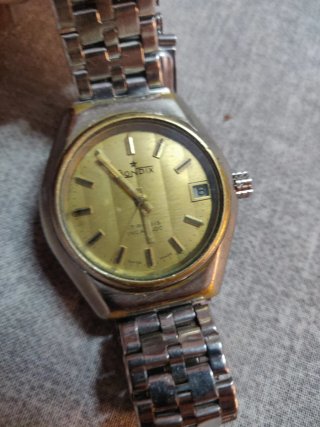 Due orologi vintage. Wintex e Bondix.