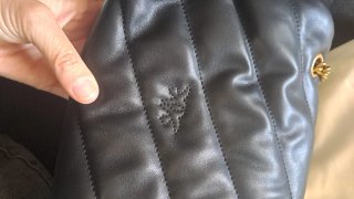 Borsa Pinko Nera con Dettagli Oro