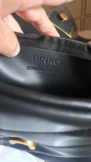Borsa Pinko Nera con Dettagli Oro