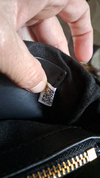 Borsa Pinko Nera con Dettagli Oro