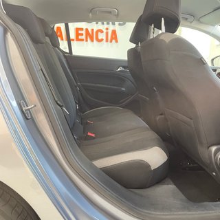 Peugeot 308 2016