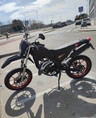 Rieju Tango 49cc Manual Negra/Roja