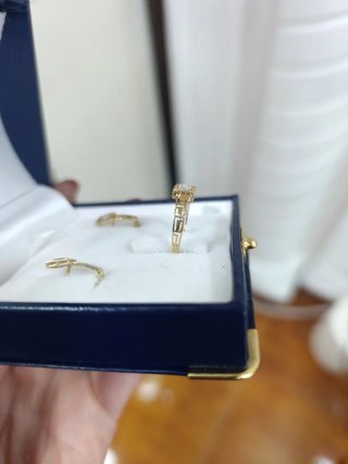 Precios rebajados. Anillo y Pendientes oro 18k