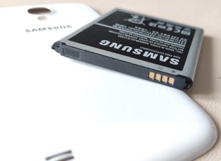 Batería y Tapa Trasera de Samsung Galaxy S4 blanco