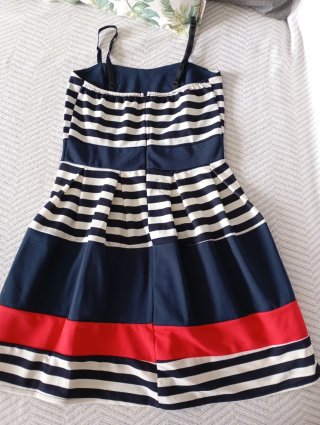 Vestido de tirantes a rayas