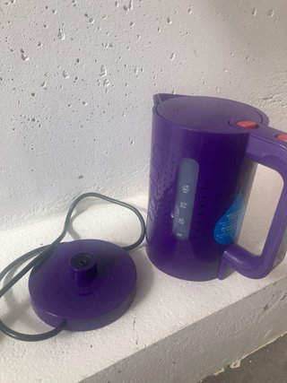 Hervidor de agua Bodum 1L morado