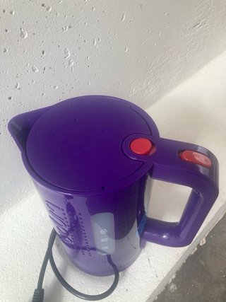 Hervidor de agua Bodum 1L morado