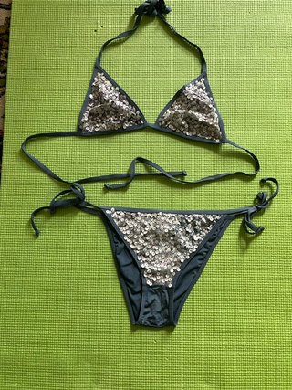 Bikini con paillettes grigio e bianco