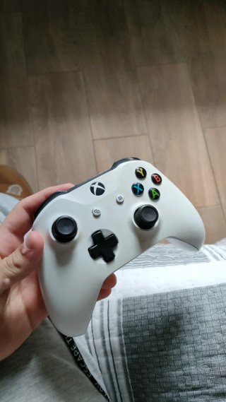 Xbox One S Blanca