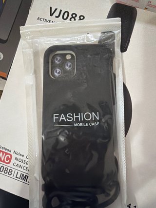 Funda iPhone 11 Pro con cuerda