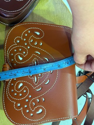 Bolso riñonera de cuero para romeria Rocio feria