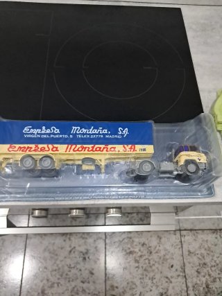 Camión Montaña S.A. 1:43