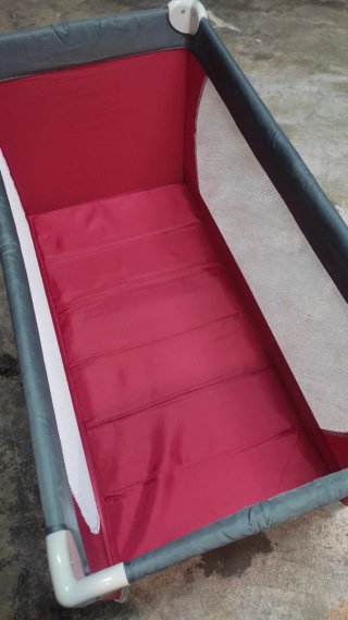 Cuna de viaje plegable