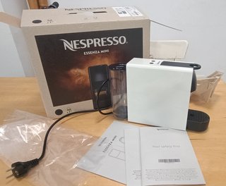 Cafetera Nespresso Essenza Mini Blanca