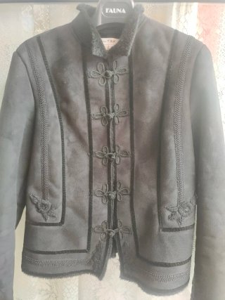 Cazadora Zara en antelina y pelo con pasamanería