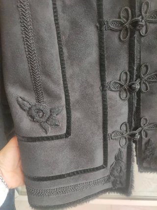 Cazadora Zara en antelina y pelo con pasamanería