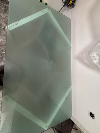 Escritorio de vidrio y metal Dispongo de dos