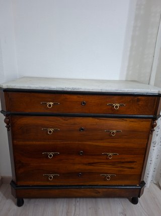 Cómoda antigua madera y mármol
