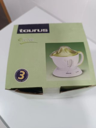 Exprimidor Taurus TC 700