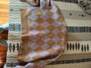 Chaqueta corta rombos marrón y lila