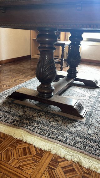 Mesa antigua de madera con 6 sillas