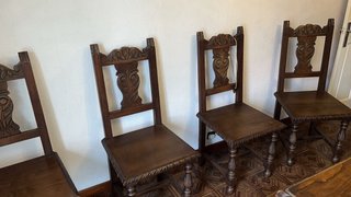Mesa antigua de madera con 6 sillas