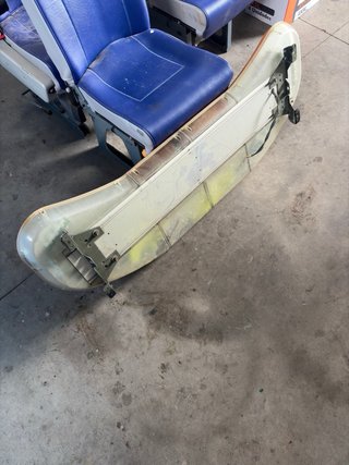 Puente de luz de ambulancia en naranja