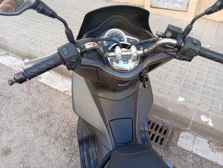Honda PCX 125cc Negra/Gris Automática