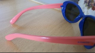 Occhiali da sole per bambini blu e rossi