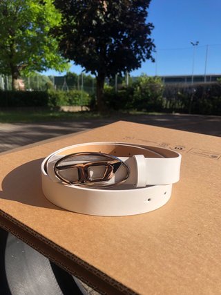 Cintura bianca diesel unisex nuova mai usata