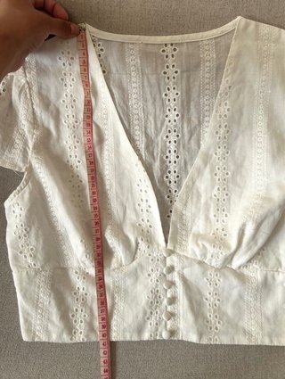Blusa blanca bordada manga corta