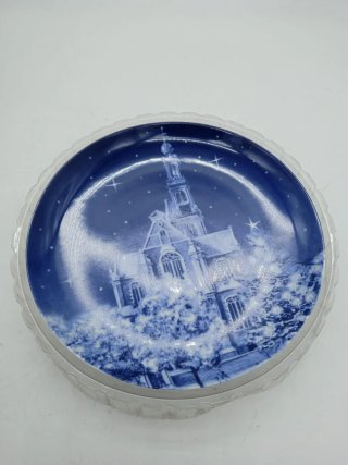 Piatto Limoges decorato chiesa blu