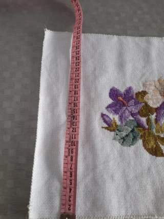 Cuadro Punto de Cruz Flores Moradas y Blancas
