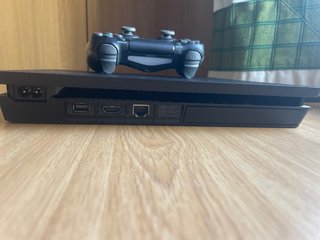 PS4 (PlayStation 4) Negra + Mando