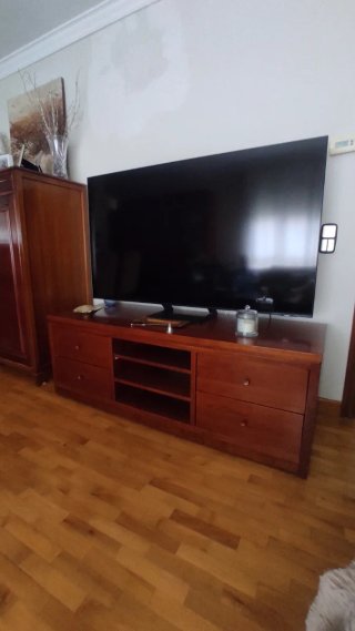 Mueble TV Madera rechapado y cantos macizos cerezo