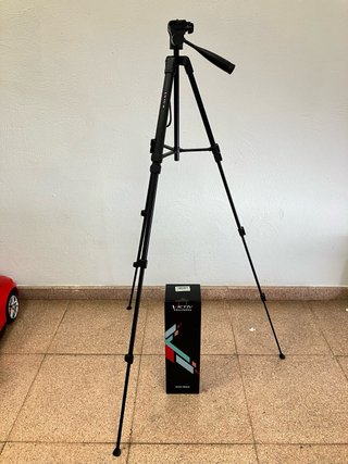 Trípode de cámara negro