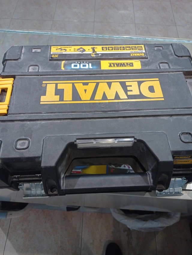 Llave de Impacto Dewalt 18V XR Brushless